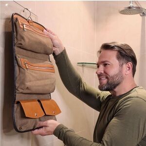 Vetelli Travel Organizer | Toiletry Bag. Men’s 8”x12”. Neutral | Classic | EUC